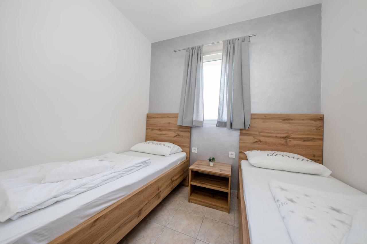 Apartmani Ana & Milo Lopar Exterior foto